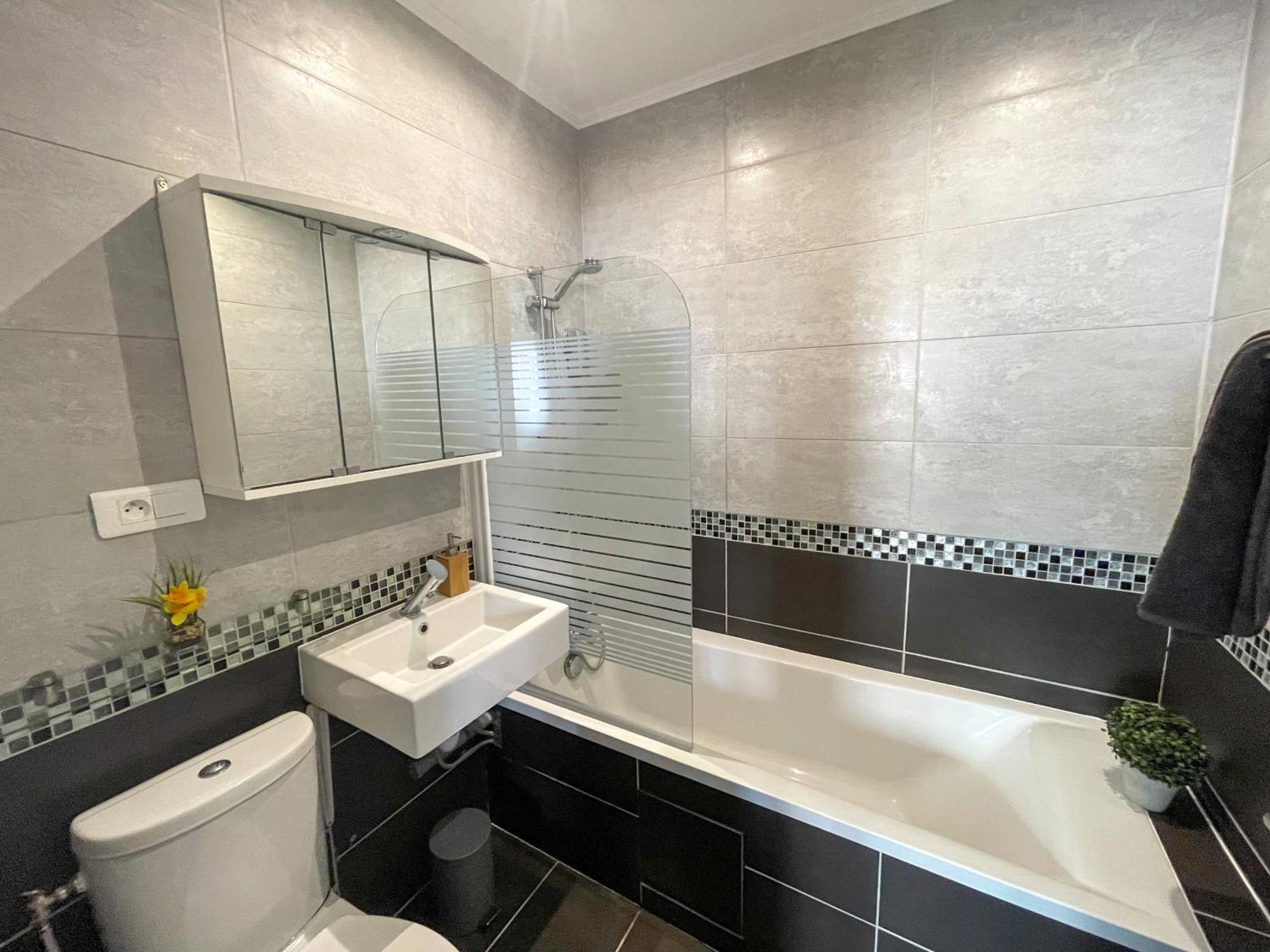 Superbe appartement-Sauna-Cinéma-Parking-Gare Amiens Esterno foto