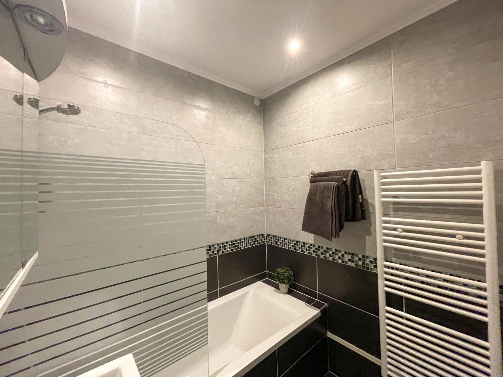 Superbe appartement-Sauna-Cinéma-Parking-Gare Amiens Esterno foto